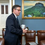 Trump insta a votar rápidamente para acabar con cierre de gobierno